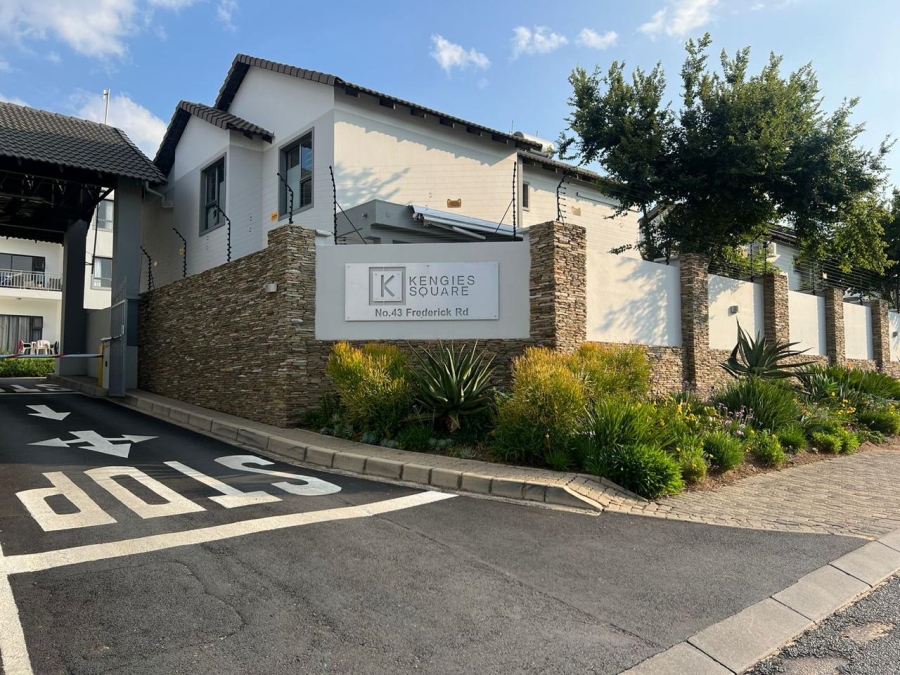 To Let 2 Bedroom Property for Rent in Broadacres Gauteng