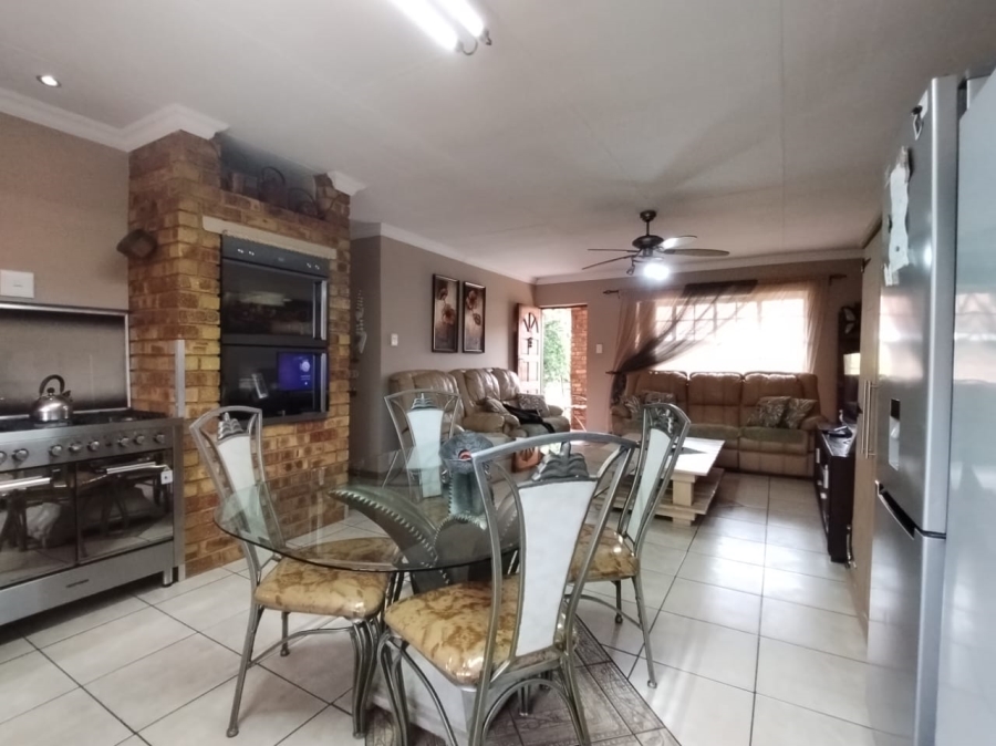 3 Bedroom Property for Sale in Kookrus Gauteng