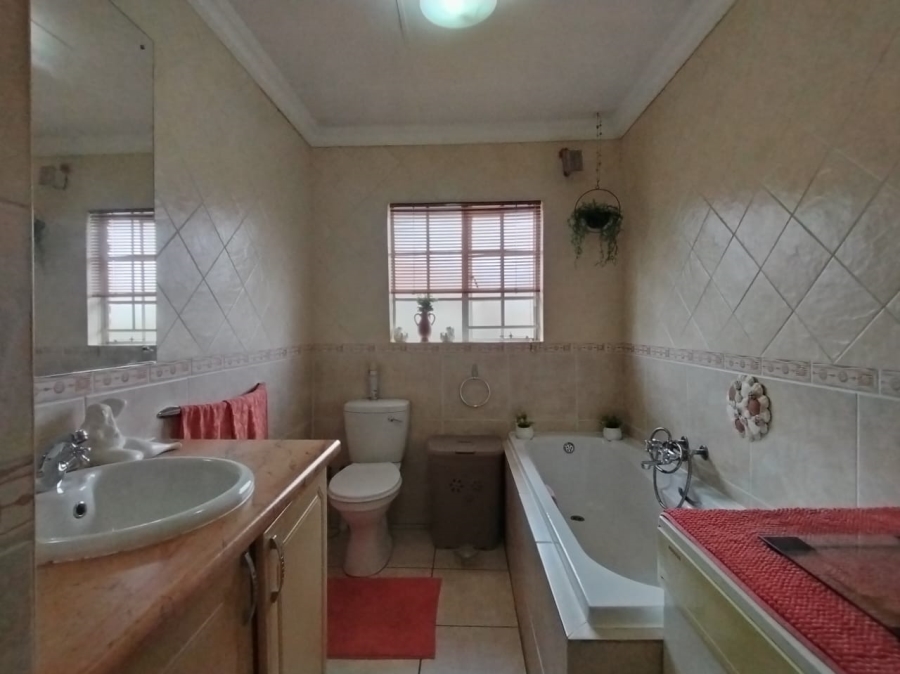 3 Bedroom Property for Sale in Kookrus Gauteng