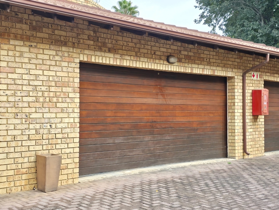 To Let 3 Bedroom Property for Rent in New Redruth Gauteng