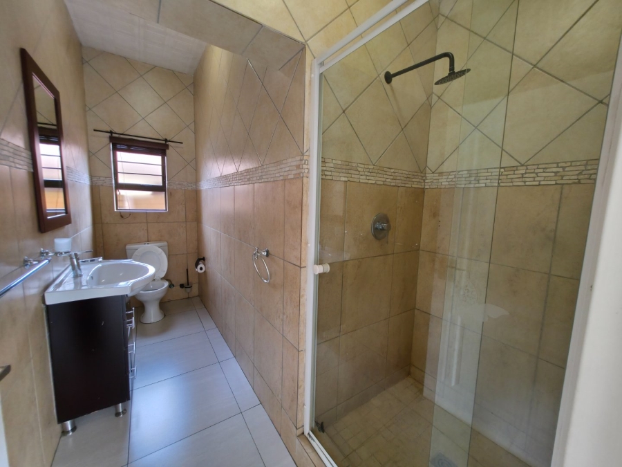 To Let 3 Bedroom Property for Rent in New Redruth Gauteng