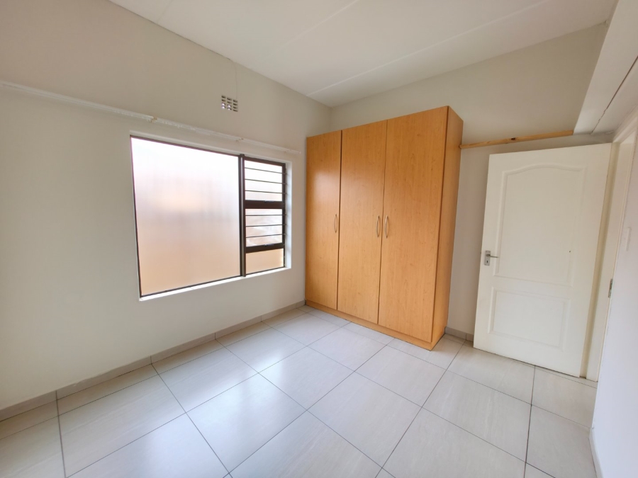 To Let 3 Bedroom Property for Rent in New Redruth Gauteng