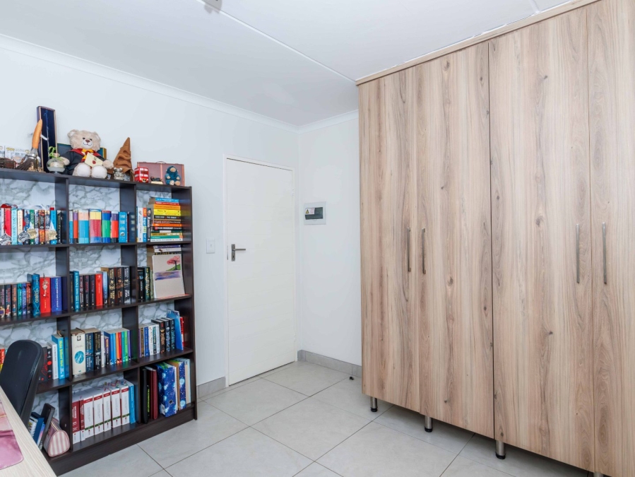 2 Bedroom Property for Sale in Modderfontein Gauteng