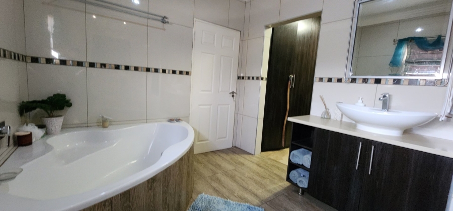 4 Bedroom Property for Sale in Morganridge Gauteng