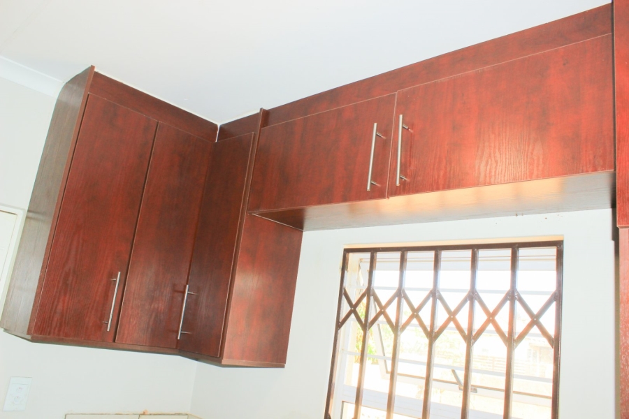 2 Bedroom Property for Sale in Kirkney Gauteng