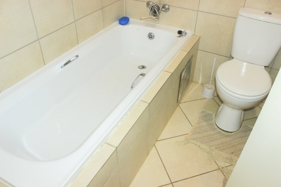 2 Bedroom Property for Sale in Kirkney Gauteng