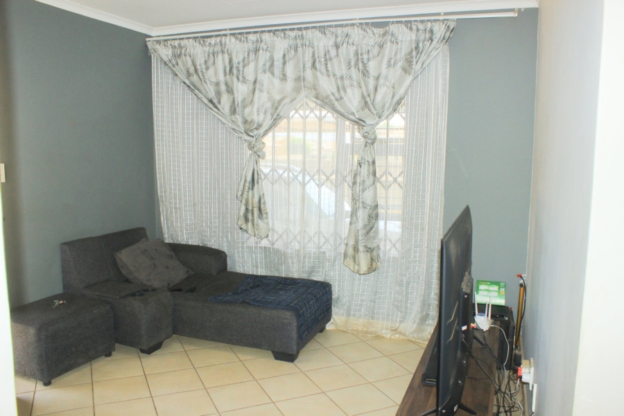 2 Bedroom Property for Sale in Kirkney Gauteng