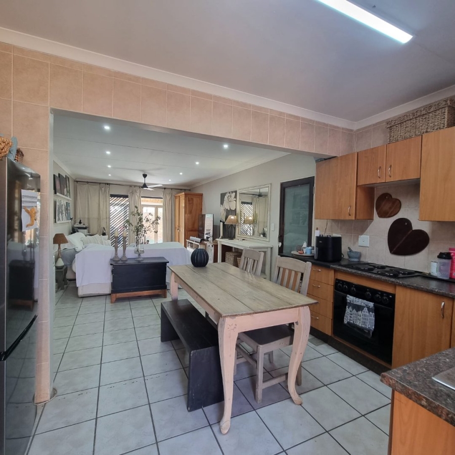 2 Bedroom Property for Sale in Ruimsig Noord Gauteng