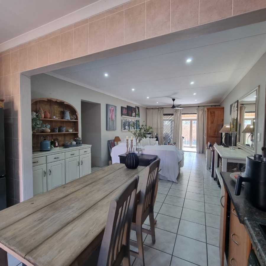 2 Bedroom Property for Sale in Ruimsig Noord Gauteng