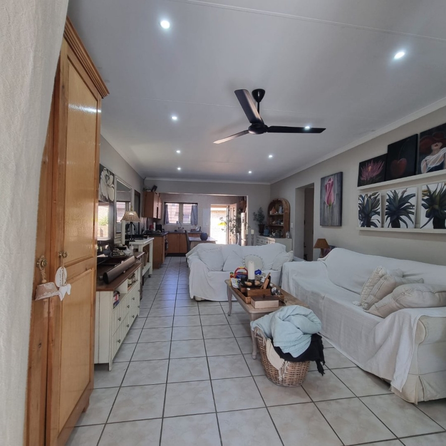 2 Bedroom Property for Sale in Ruimsig Noord Gauteng