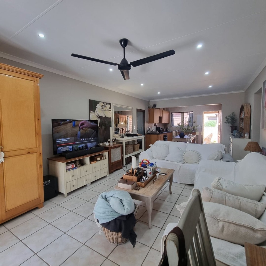 2 Bedroom Property for Sale in Ruimsig Noord Gauteng