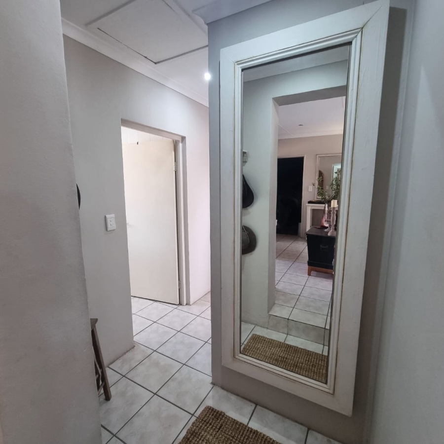 2 Bedroom Property for Sale in Ruimsig Noord Gauteng