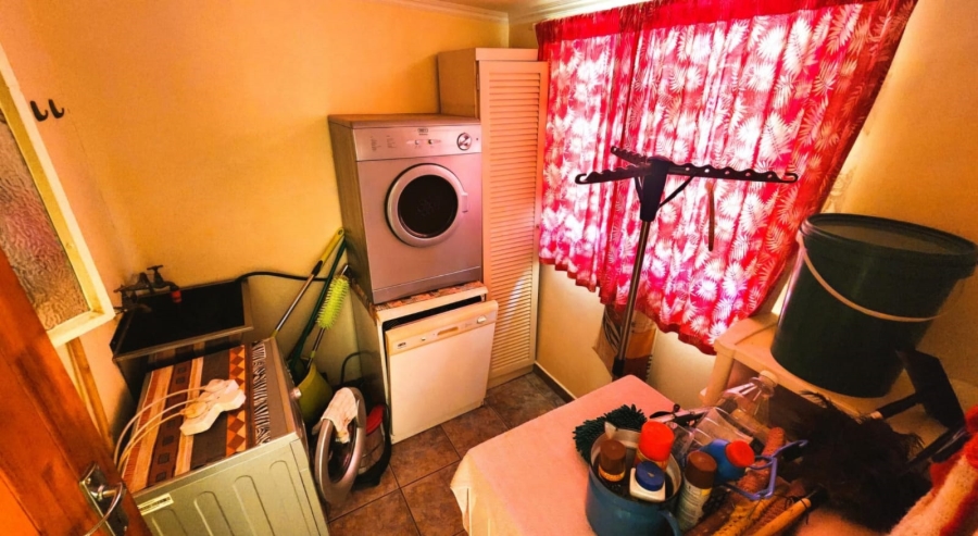 1 Bedroom Property for Sale in Kleinfontein A H Gauteng