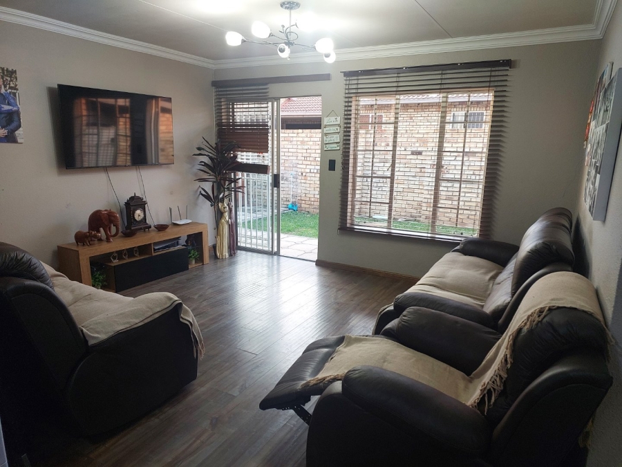 2 Bedroom Property for Sale in Brentwood Gauteng