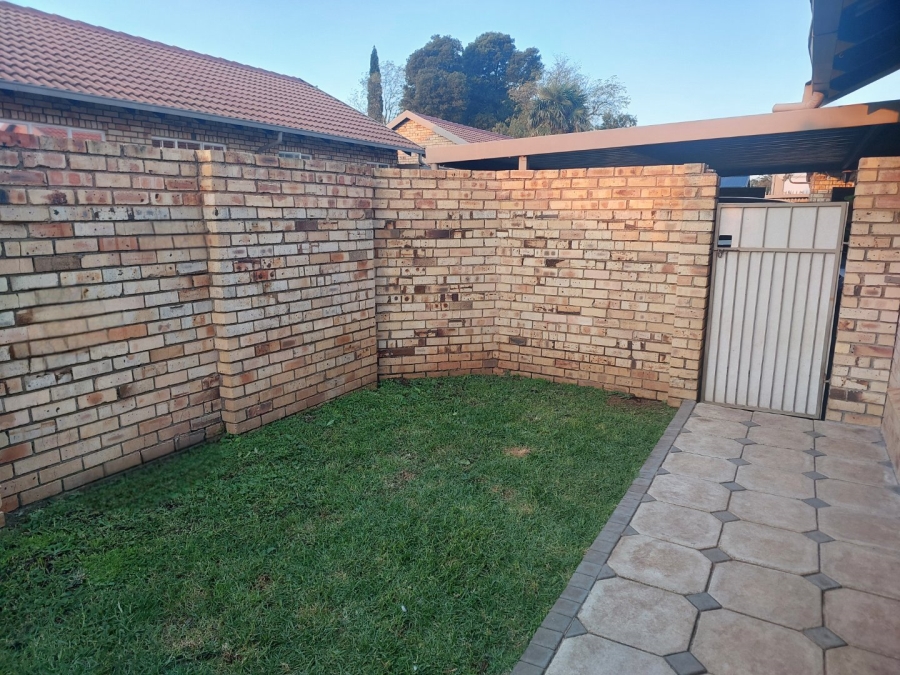 2 Bedroom Property for Sale in Brentwood Gauteng