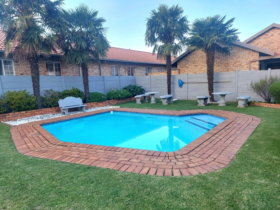 2 Bedroom Property for Sale in Brentwood Gauteng
