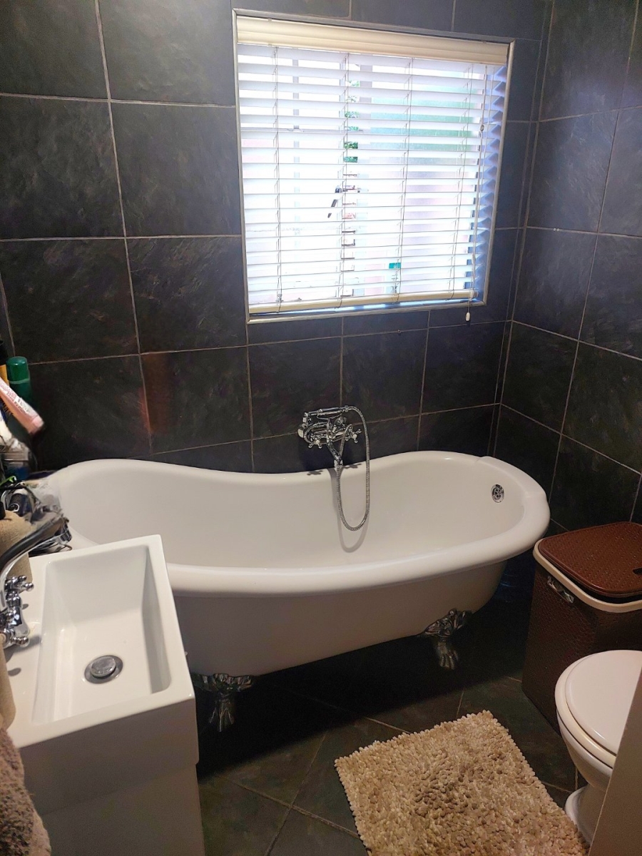 2 Bedroom Property for Sale in Brentwood Gauteng