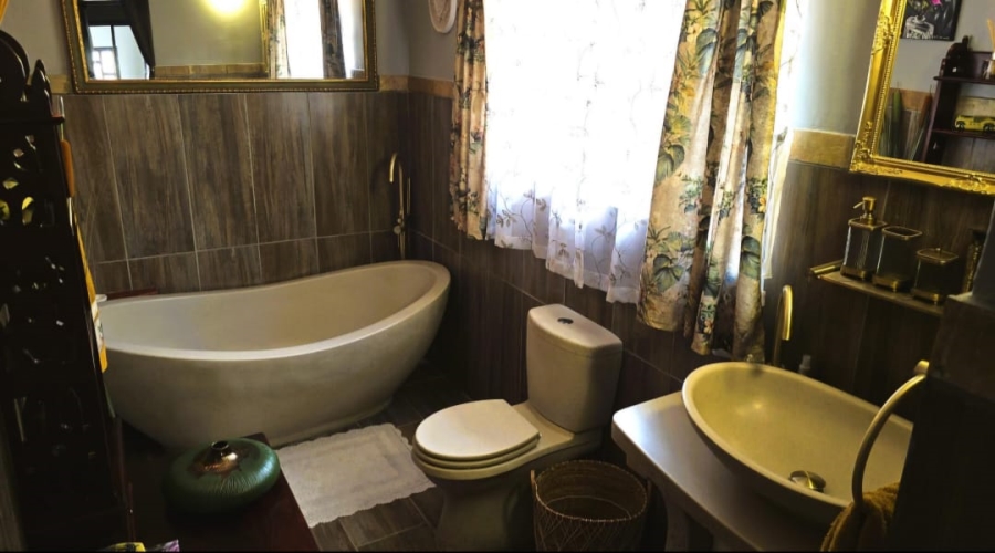 4 Bedroom Property for Sale in Kleinfontein A H Gauteng