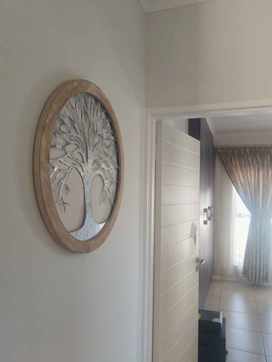 To Let 2 Bedroom Property for Rent in Modderfontein Gauteng