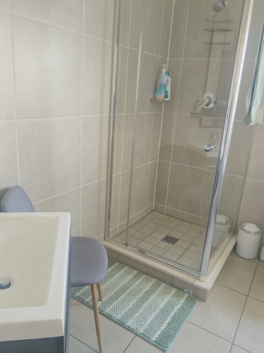 To Let 2 Bedroom Property for Rent in Modderfontein Gauteng