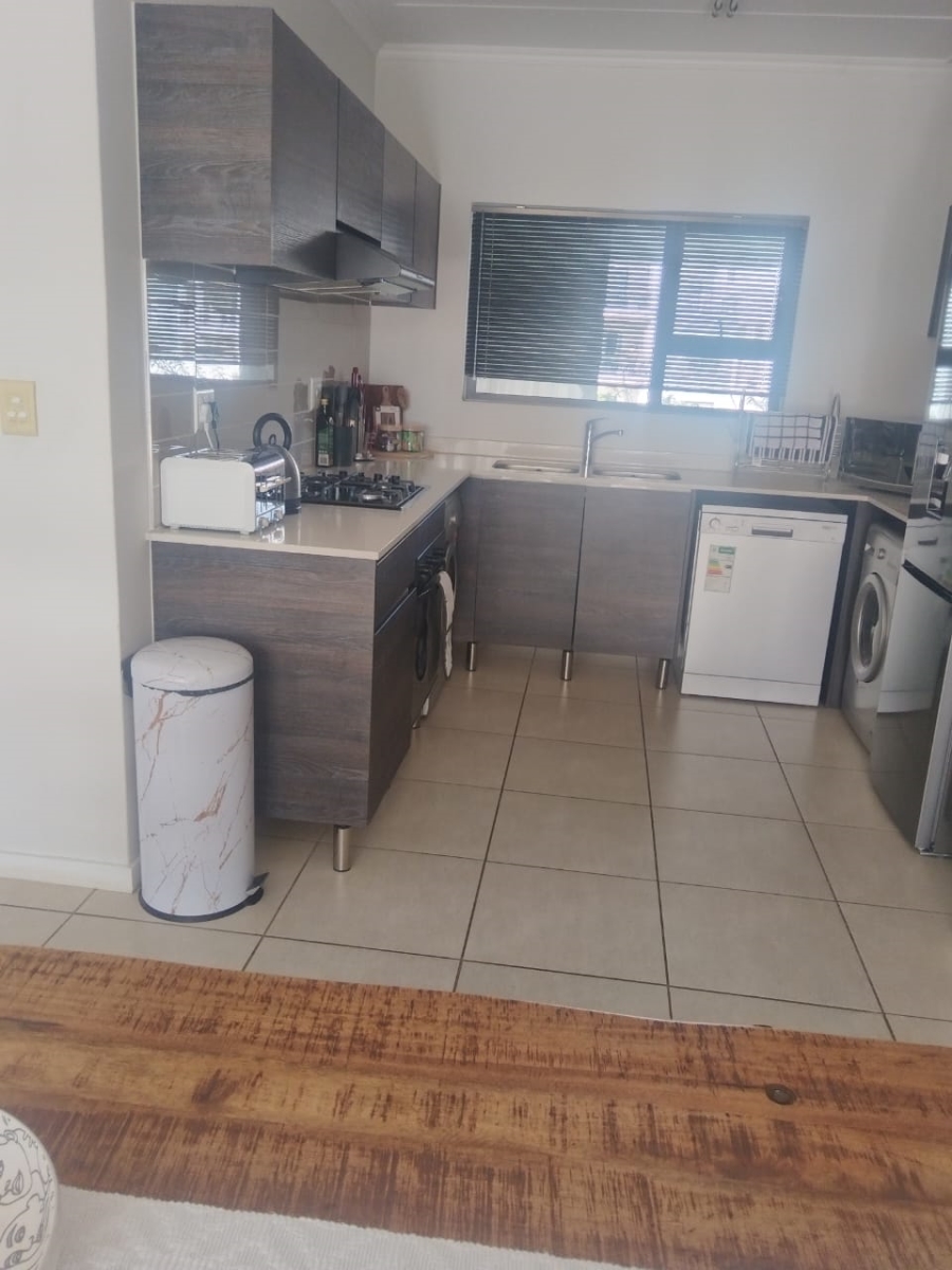 To Let 2 Bedroom Property for Rent in Modderfontein Gauteng