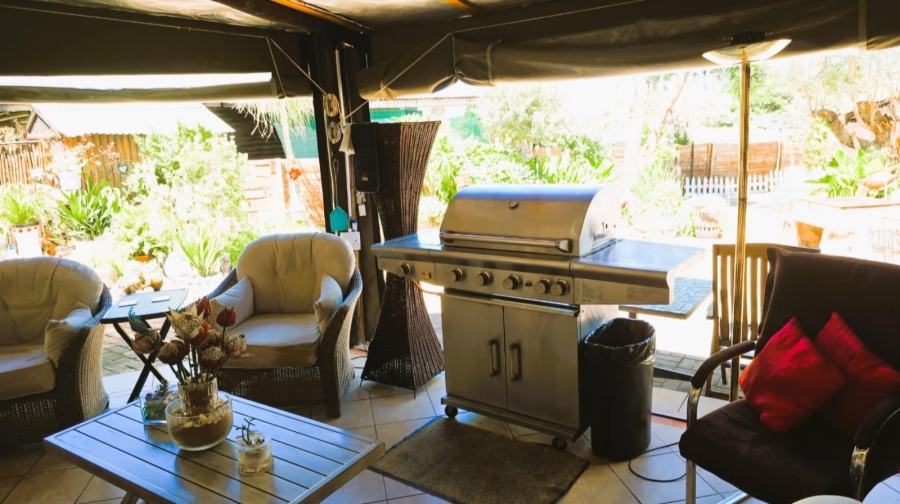 3 Bedroom Property for Sale in Kleinfontein A H Gauteng