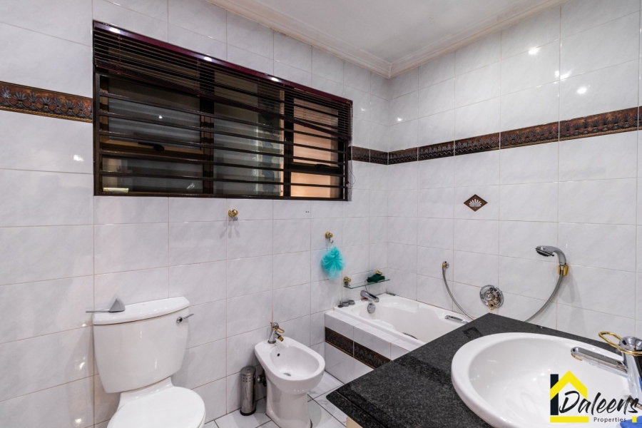 To Let 5 Bedroom Property for Rent in Beyers Park Gauteng