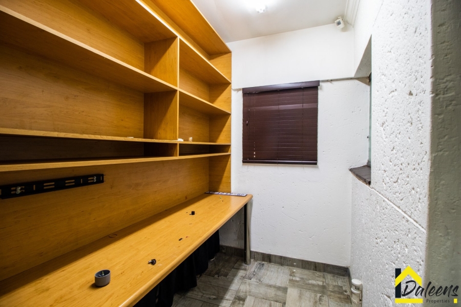 To Let 5 Bedroom Property for Rent in Beyers Park Gauteng