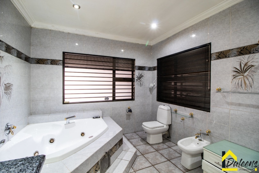 To Let 5 Bedroom Property for Rent in Beyers Park Gauteng