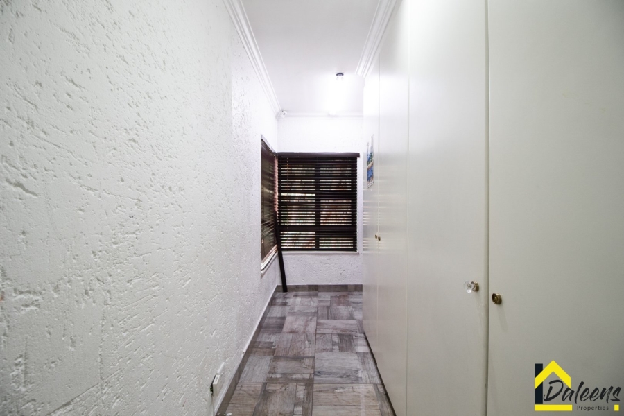 To Let 5 Bedroom Property for Rent in Beyers Park Gauteng