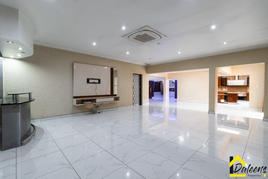 To Let 5 Bedroom Property for Rent in Beyers Park Gauteng