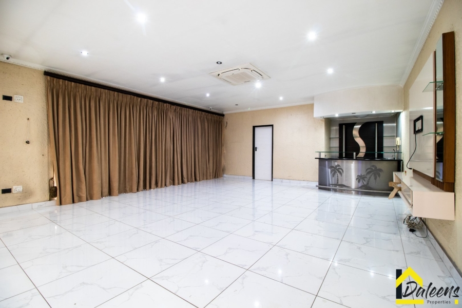 To Let 5 Bedroom Property for Rent in Beyers Park Gauteng