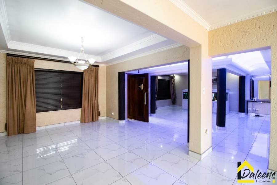 To Let 5 Bedroom Property for Rent in Beyers Park Gauteng
