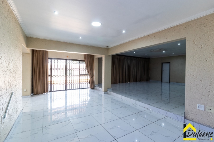 To Let 5 Bedroom Property for Rent in Beyers Park Gauteng