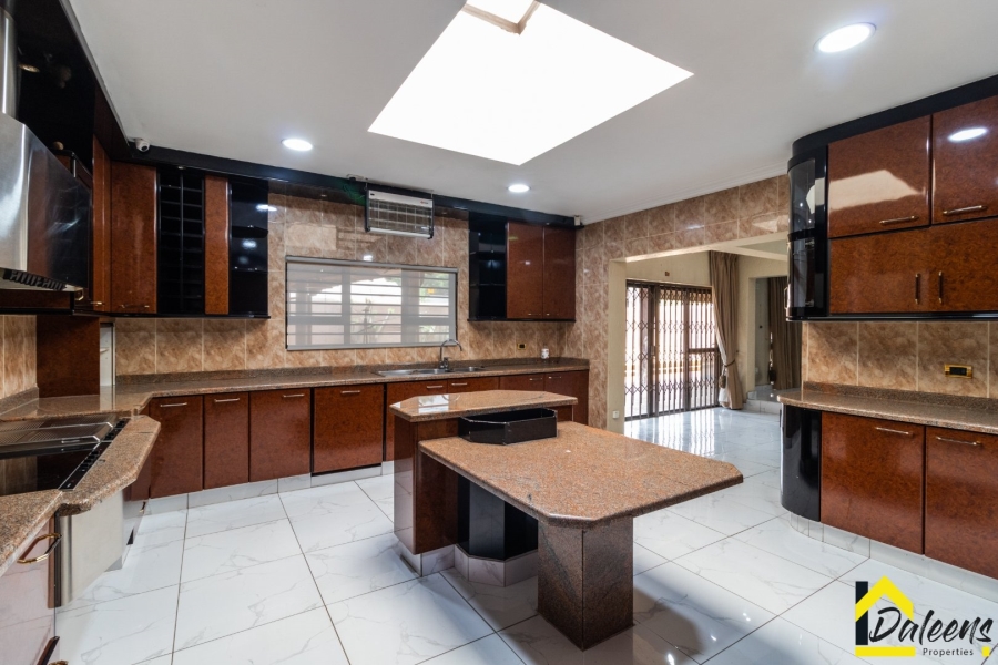 To Let 5 Bedroom Property for Rent in Beyers Park Gauteng