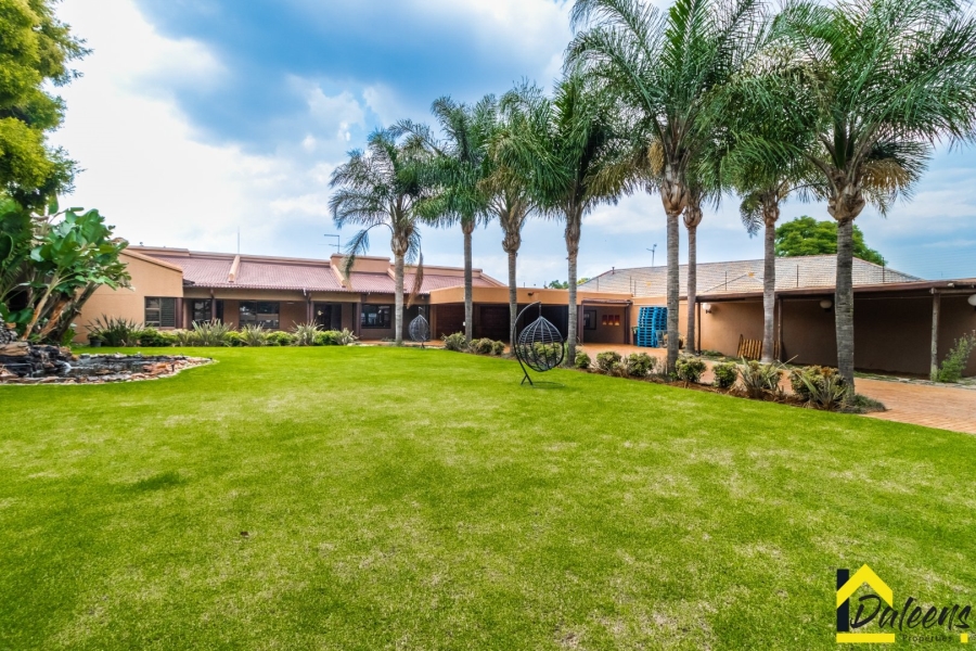 To Let 5 Bedroom Property for Rent in Beyers Park Gauteng