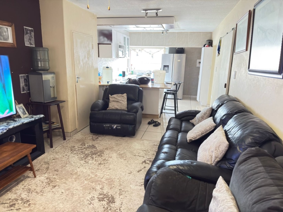 2 Bedroom Property for Sale in Edleen Gauteng