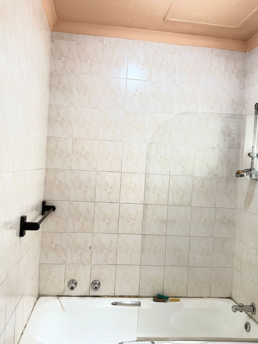 2 Bedroom Property for Sale in Edleen Gauteng