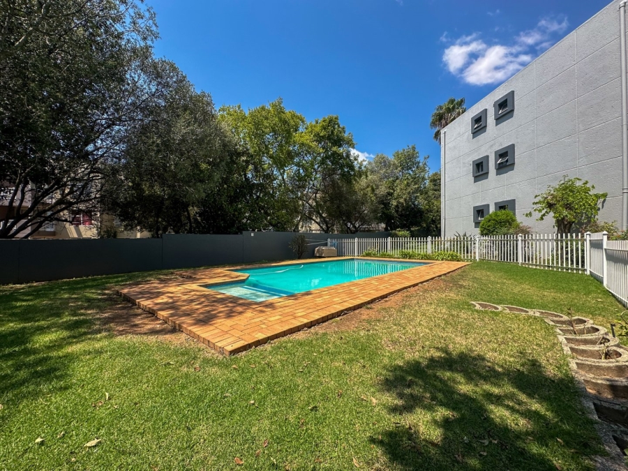 1 Bedroom Property for Sale in Sandown Gauteng