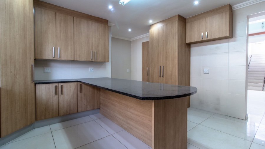 5 Bedroom Property for Sale in Meyersdal Nature Estate Gauteng