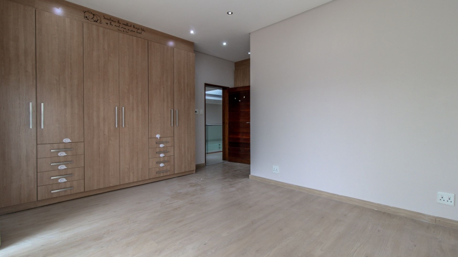 5 Bedroom Property for Sale in Meyersdal Nature Estate Gauteng