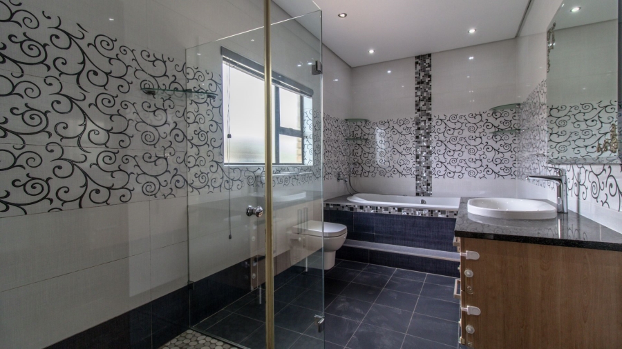 5 Bedroom Property for Sale in Meyersdal Nature Estate Gauteng