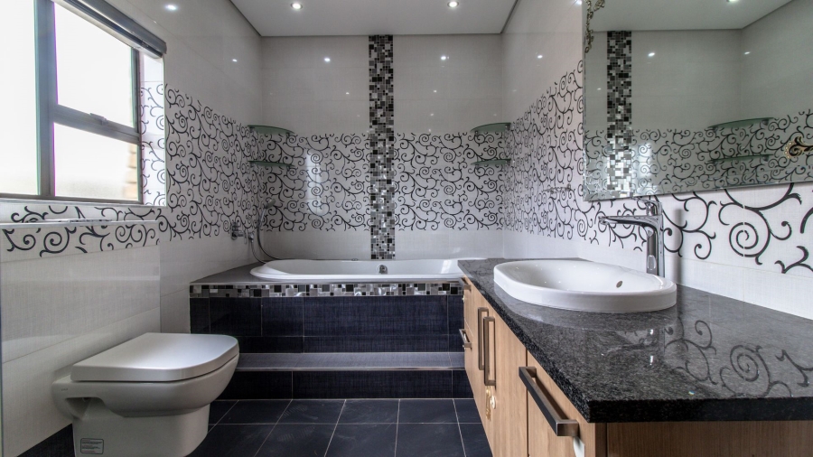 5 Bedroom Property for Sale in Meyersdal Nature Estate Gauteng
