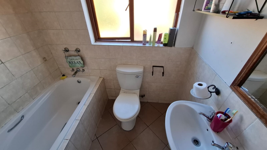 2 Bedroom Property for Sale in Noordwyk Gauteng