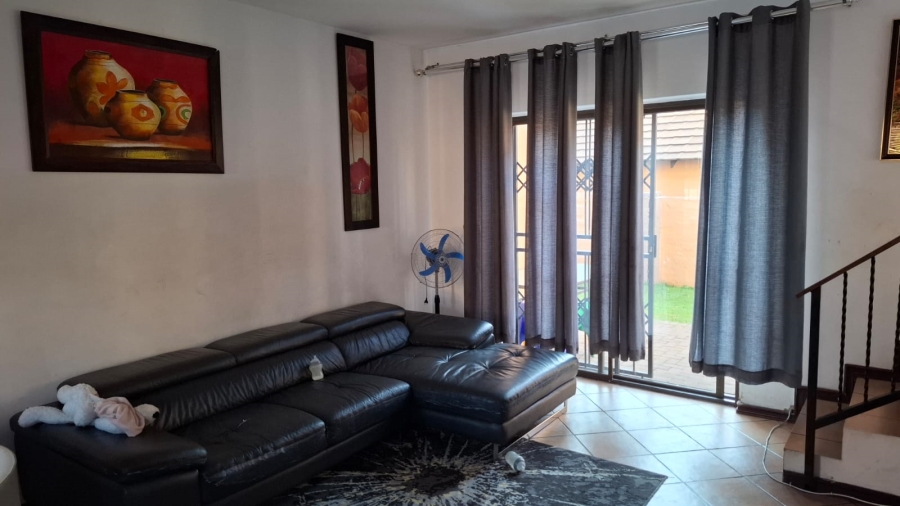 2 Bedroom Property for Sale in Noordwyk Gauteng