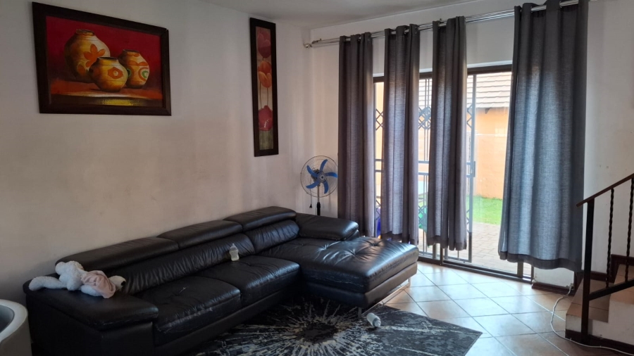 2 Bedroom Property for Sale in Noordwyk Gauteng