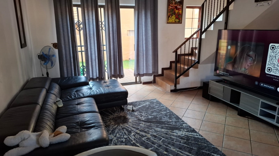 2 Bedroom Property for Sale in Noordwyk Gauteng