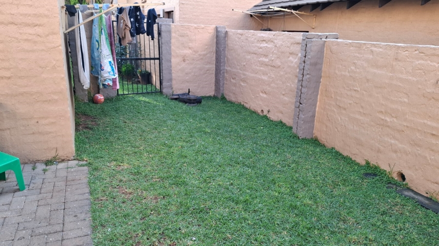 2 Bedroom Property for Sale in Noordwyk Gauteng
