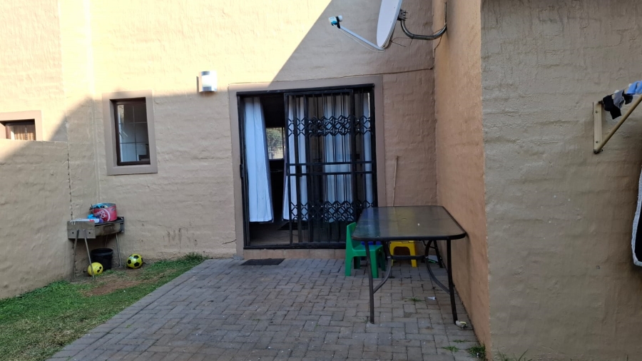 To Let 2 Bedroom Property for Rent in Noordwyk Gauteng