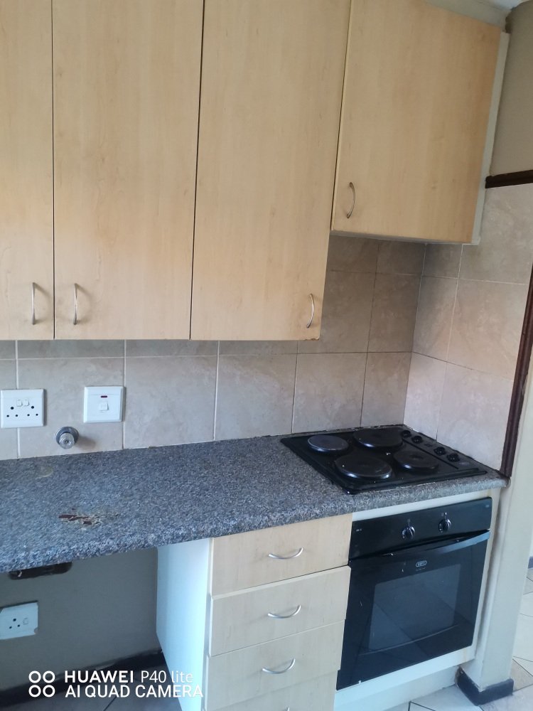 To Let 1 Bedroom Property for Rent in The Orchards Gauteng
